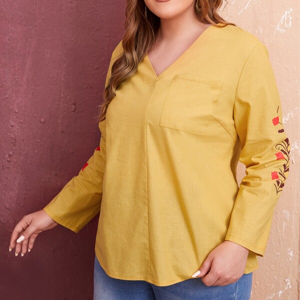 

Plus Floral Print Pocket V-Neck Blouse, Yellow