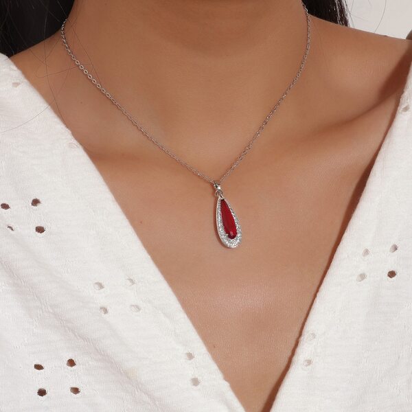 

Zircon Water-drop Charm Necklace, Burgundy