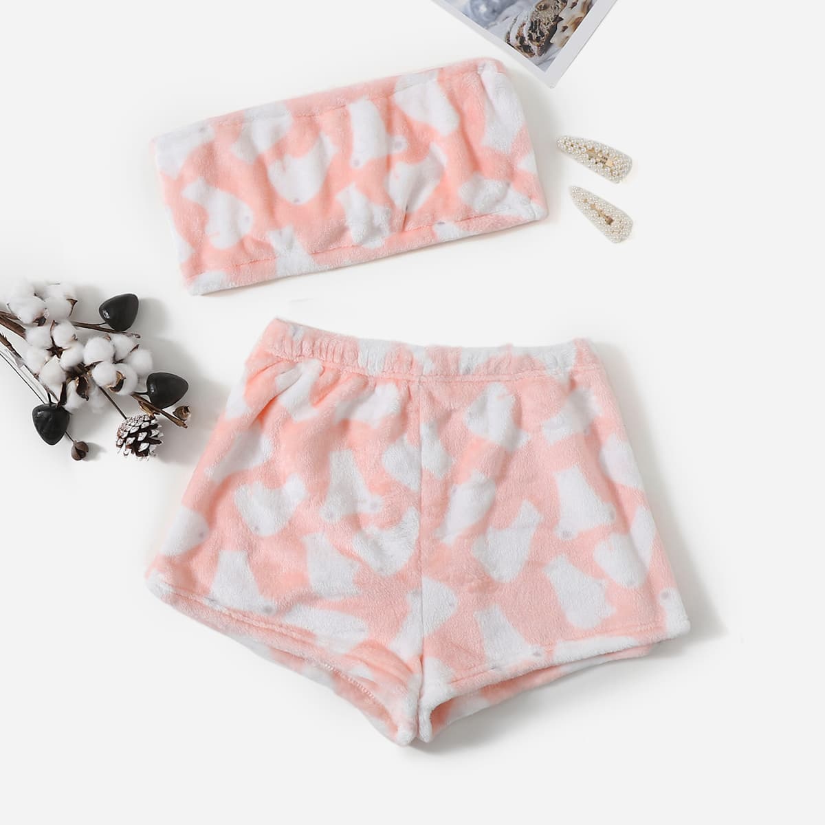 

Graphic Print Fleece Tube Top & Shorts PJ Set, Multicolor