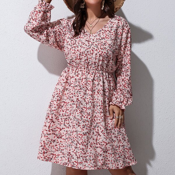

Plus Ditsy Floral Flounce Sleeve Dress, Baby pink