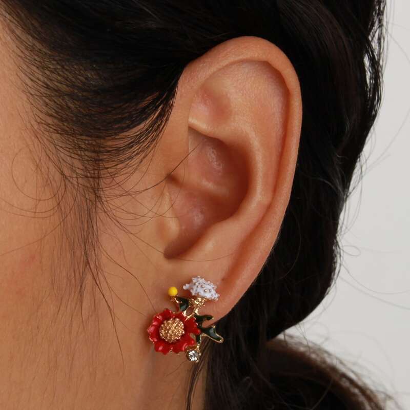 

Flower Stud Earrings, Red