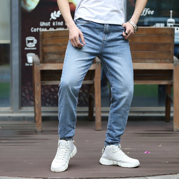 

Men Solid Zipper Fly Tapered Jeans, Light wash