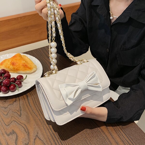 

Bow & Faux Pearl Decor Quilted Shoulder Bag, White