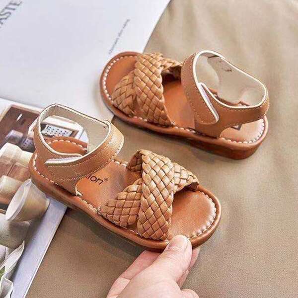 

Toddler Girls Braided Design Strappy Sandals, Brown