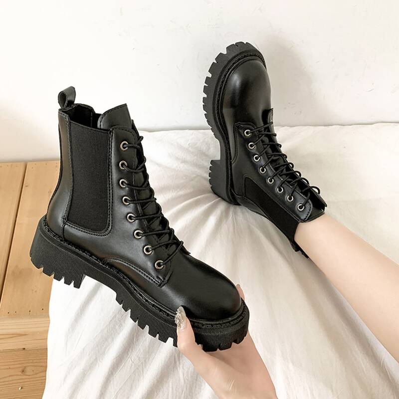 

Lace-up Chelsea Boots, Black