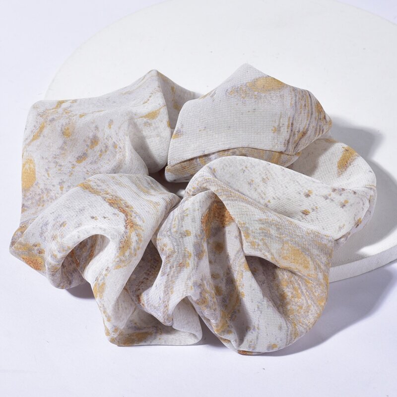 

1pc Marble Graphic Scrunchie, Grey