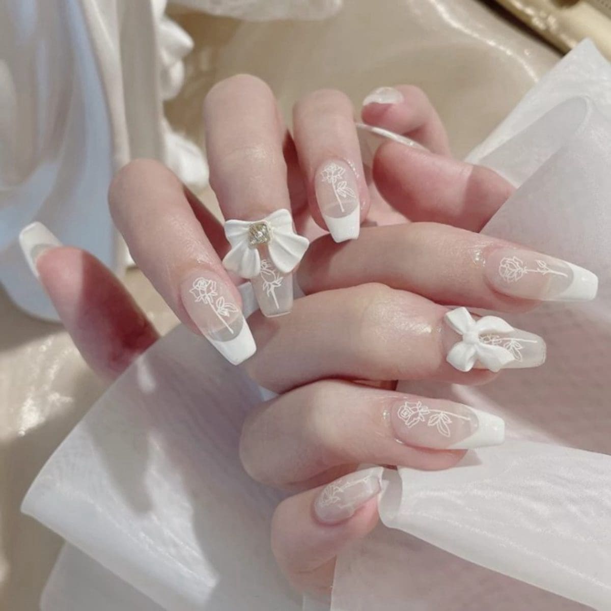 

24pcs Bowknot Decor Fake Nail, White