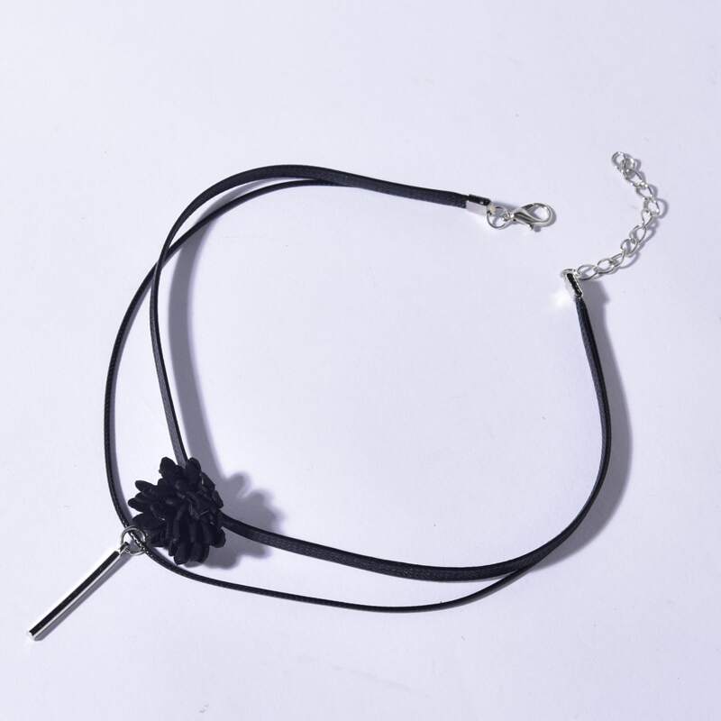 

Floral Decor Layered Necklace, Black