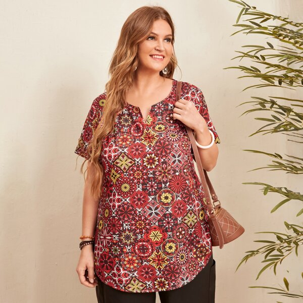 

Plus Allover Print Notch Neck Curved Hem Blouse, Multicolor