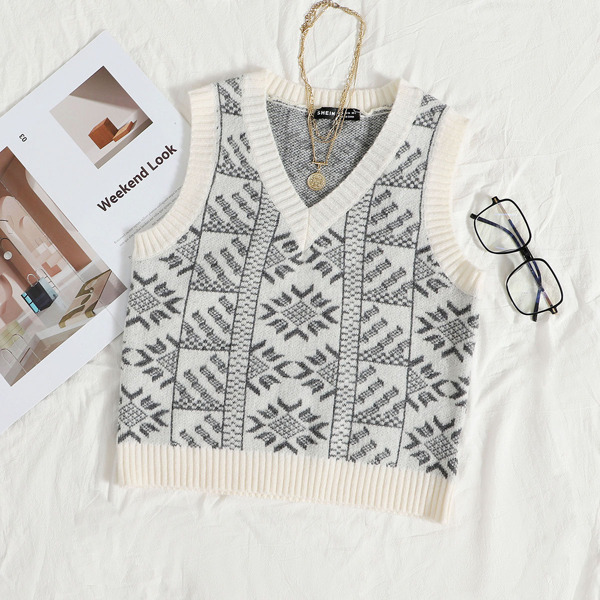 

Graphic Pattern Sweater Vest, Black and white