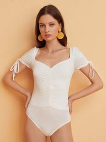 SHEIN Body estilo camiseta fruncido de manga con cordón escote corazón