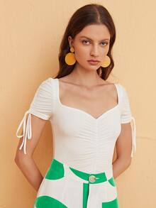 SHEIN Body estilo camiseta fruncido de manga con cordón escote corazón