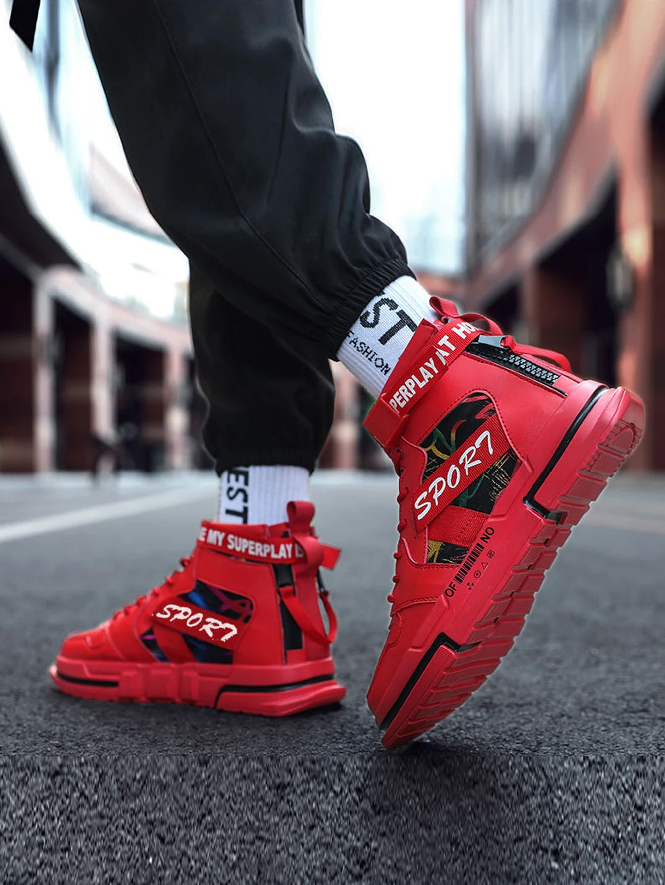 Guys high top graphic sneakers Outlet