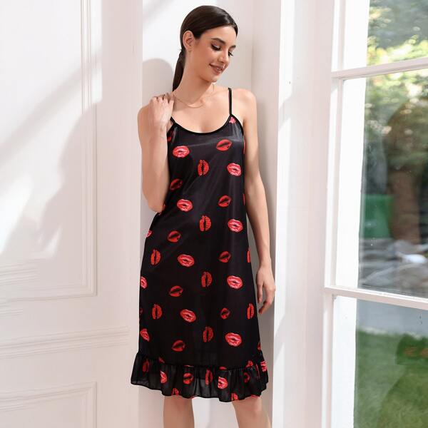 

Lip Print Ruffle Hem Cami Nightdress, Black