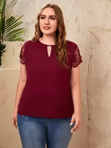 SHEIN Clasi Blusa con escote de ojo de cerradura y manga de encaje para tallas grandes - Burdeos - Ver 5