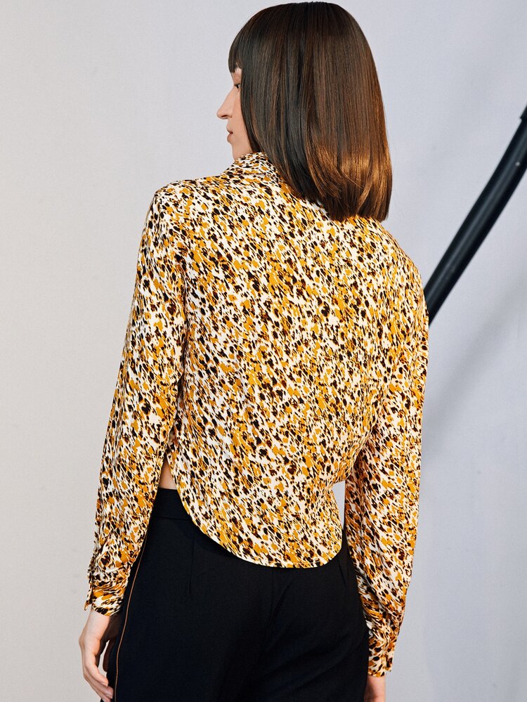 Allover Print Sweetheart Neck Hanky Hem Blouse