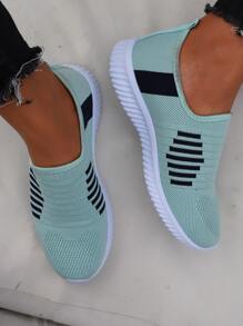 Giày chạy bộ rộng rãi màu xanh lá cây có sọc dành cho nữ để chạy bộ - màu xanh lá - Xem 2