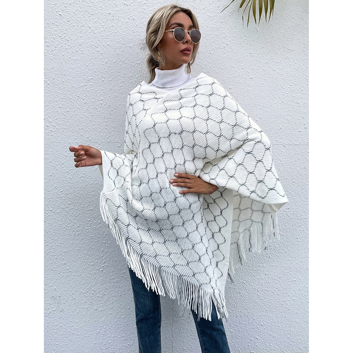 с геометрическим узором с бахромой Свитер Пончо