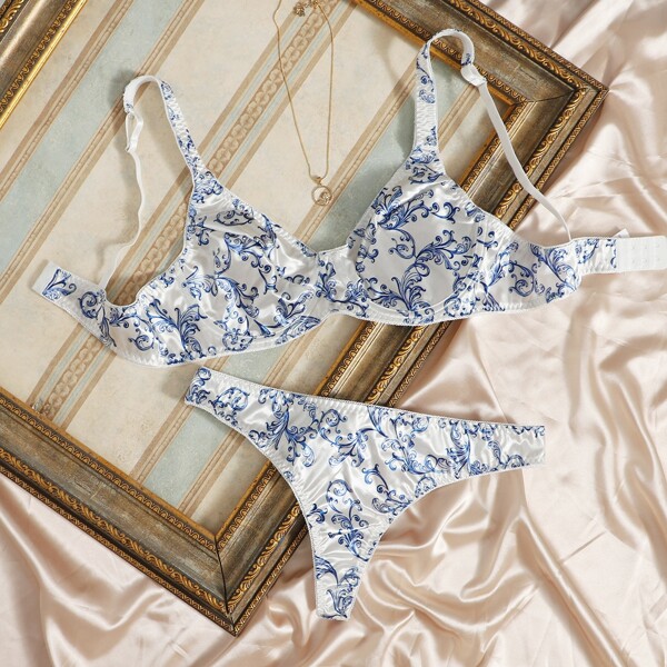 

Scroll Print Underwire Lingerie Set, Blue and white