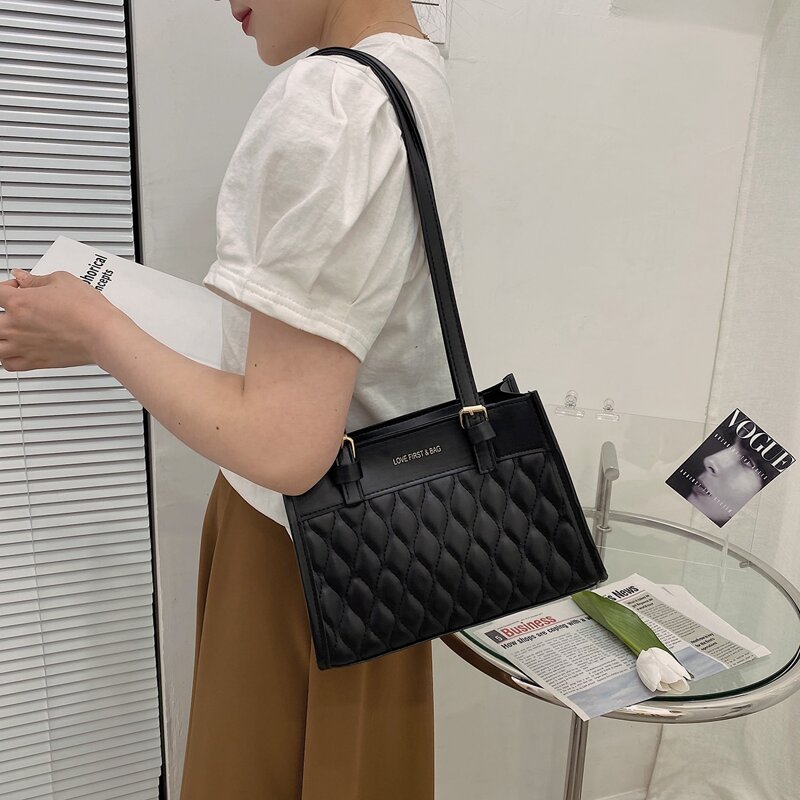 

Quilted Shoulder Bag, Black
