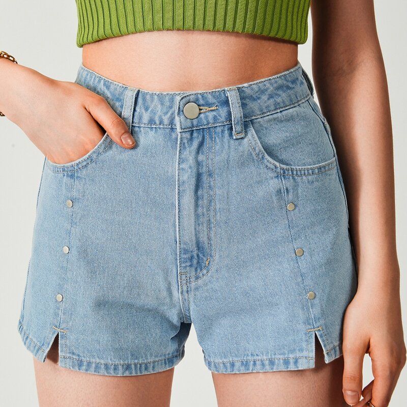 

High Waisted Slant Pocket Front Denim Shorts, Light wash