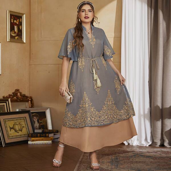

Plus Embroidery Butterfly Sleeve Notch Neck Dress, Multicolor