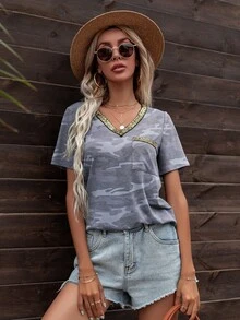 DEARCASE Patch Pocket Contrast Sequin Camo Tee - Multicolor - View 3