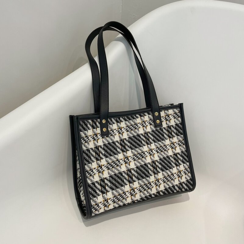 

Plaid Pattern Tote Bag, Black