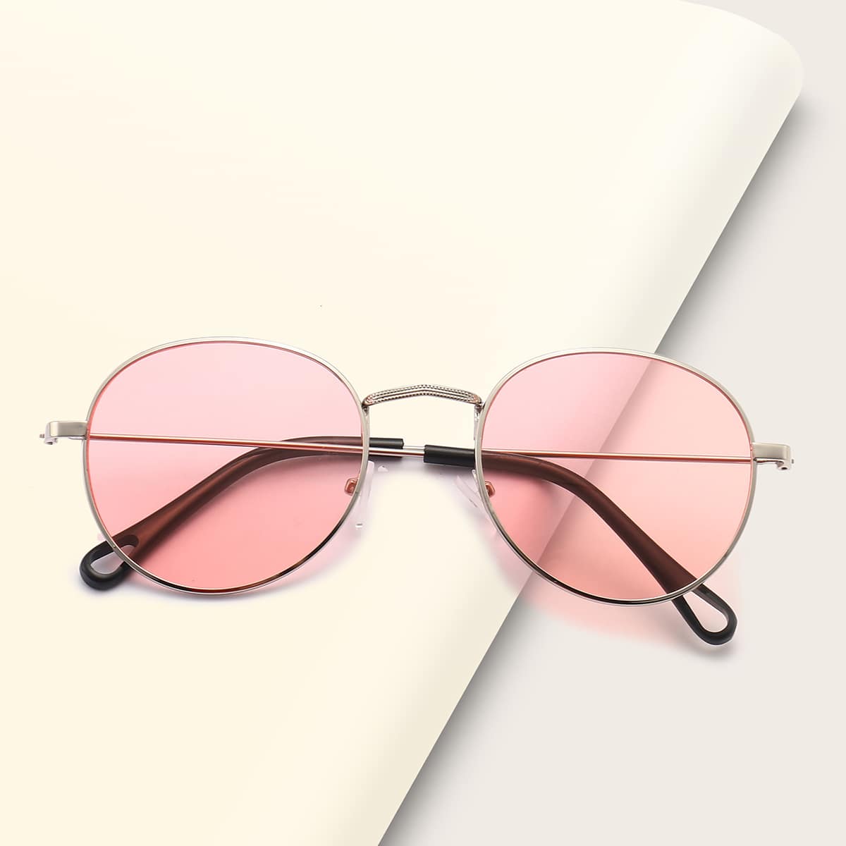 

Round Frame Sunglasses