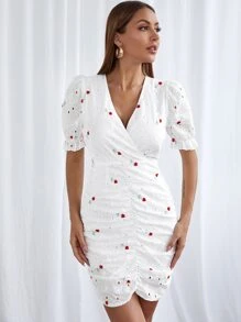 SHEIN Unity 交疊領花卉刺繡褶邊網眼刺繡洋裝 - 白色 - 查看 1