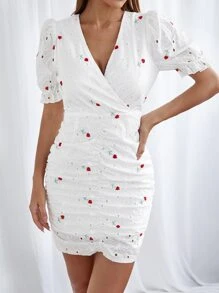 SHEIN Unity 交疊領花卉刺繡褶邊網眼刺繡洋裝 - 白色 - 查看 3