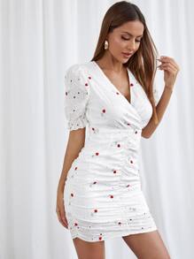 SHEIN Unity 交疊領花卉刺繡褶邊網眼刺繡洋裝 - 白色 - 查看 4