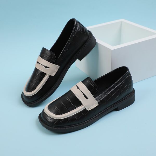 

Two Tone Croc Embossed Flat Loafers, Black and white