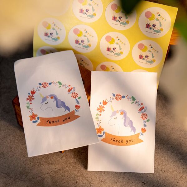 

50pcs Unicorn Print Paper Bag & 50pcs Sticker, Multicolor