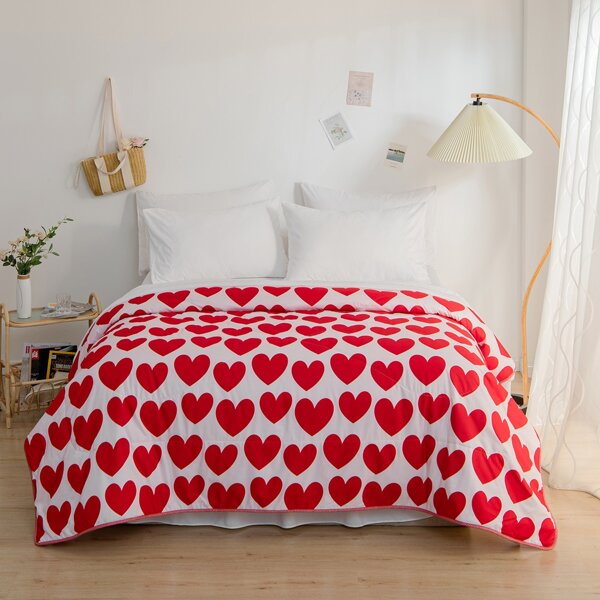 

Heart Print Summer Quilt, Red and white