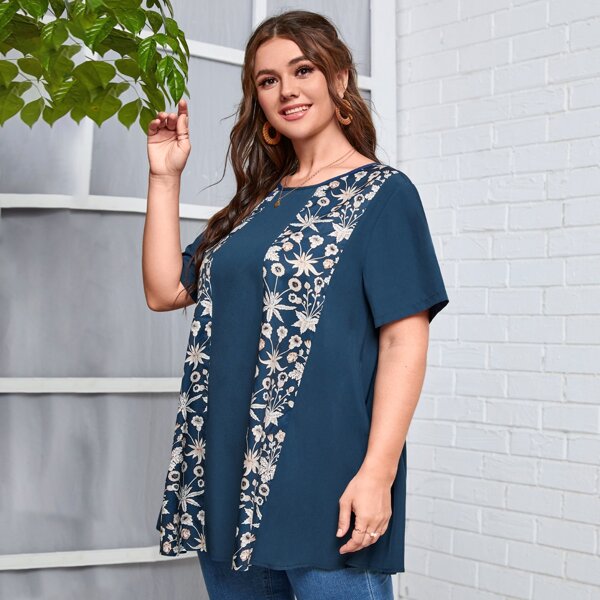 

Plus Floral Print Blouse, Navy blue