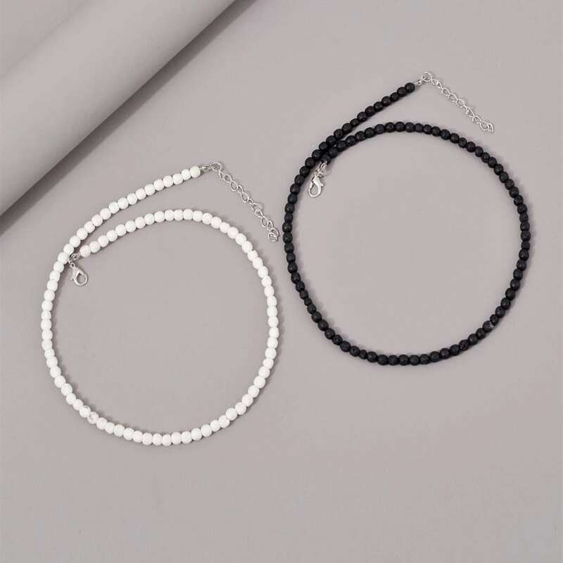 

2pcs Beaded Decor Necklace, Black and white
