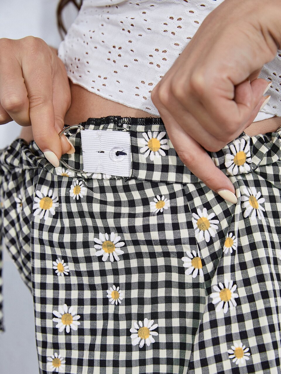 Maternity Gingham Daisy Floral Shorts