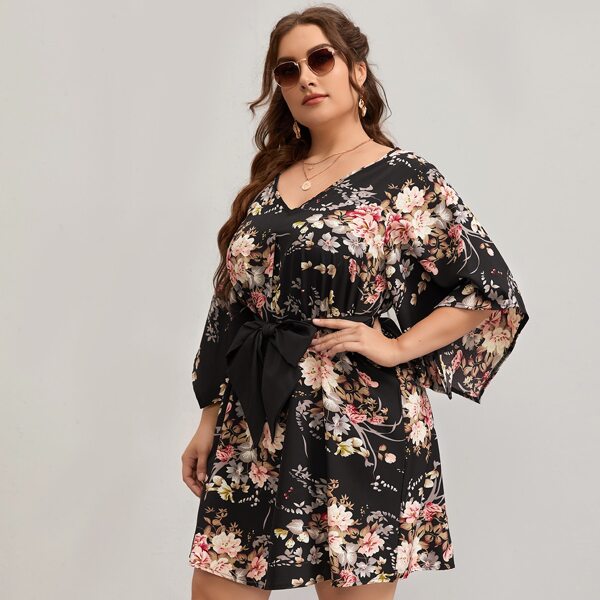 

Plus Floral Print Belted Dress, Black
