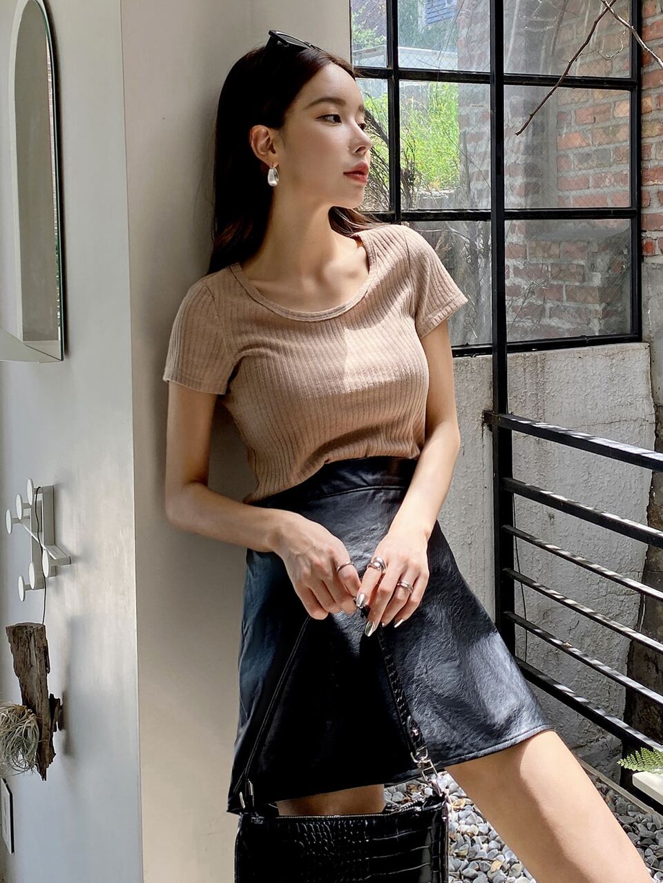 Solid Rib-knit Tee