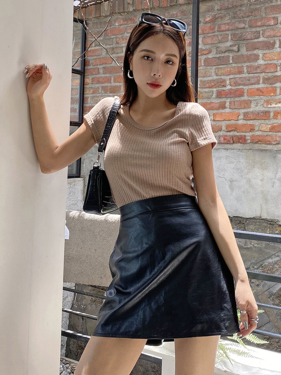 Solid Rib-knit Tee