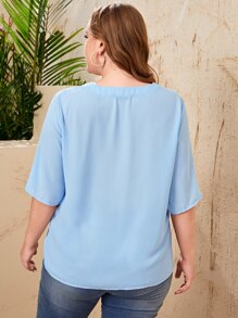 SHEIN LUNE Blusa de manga enrollada con botón tapeta con botón - Celeste - Ver 2