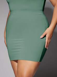 SHEIN Essnce Plus Solid Bodycon Skirt - Green - View 4