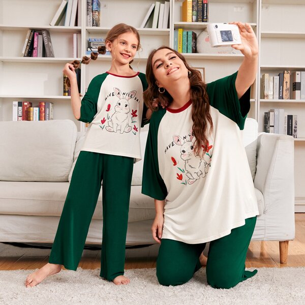 

Plus Slogan & Rabbit Print Raglan Sleeve 1 Top & 1 Pants PJ Set, Multicolor