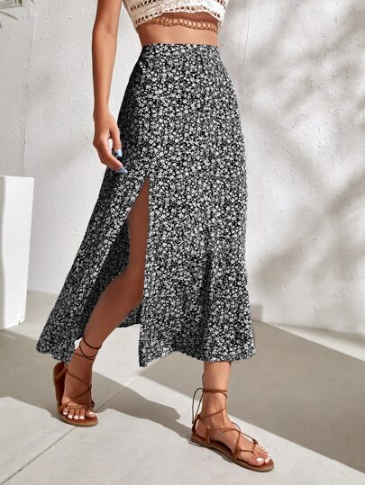 SHEIN Holidaya تنورة ماكسي مزخرفة بالزهور المتفرقة شق الجنب ، أزياء النزهة الشاطئية للنساء