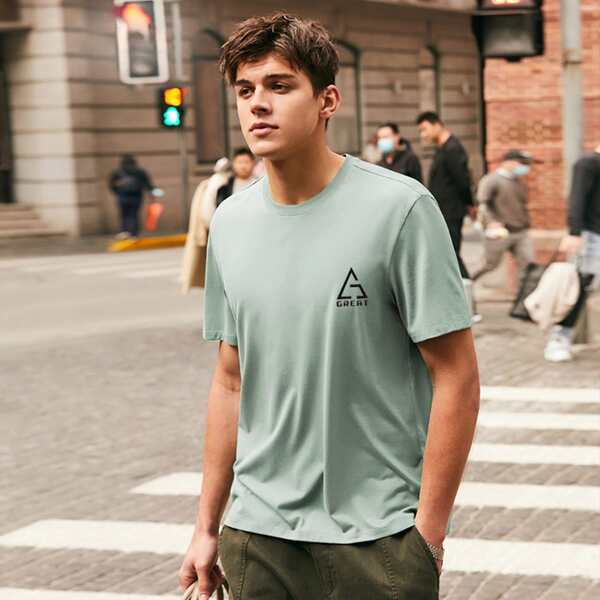 

Men Geo And Letter Graphic Tee, Mint green