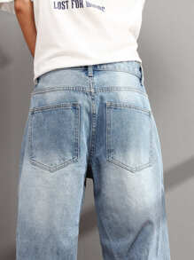 Manfinity Roghcode Loose Fit Men's Ripped Raw Cut Straight Leg Jeans - Light Wash - View 5