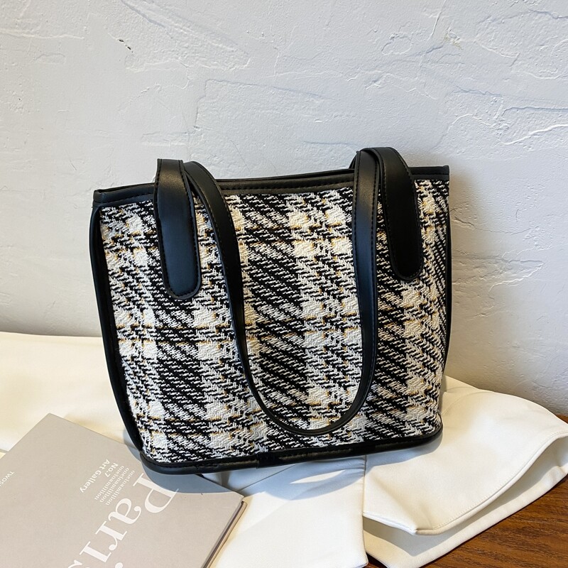 

Plaid Pattern Tote Bag, Black