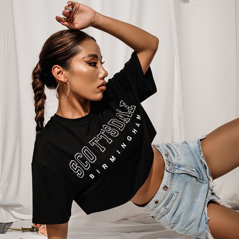 

Drop Shoulder Letter Graphic Crop Tee, Black
