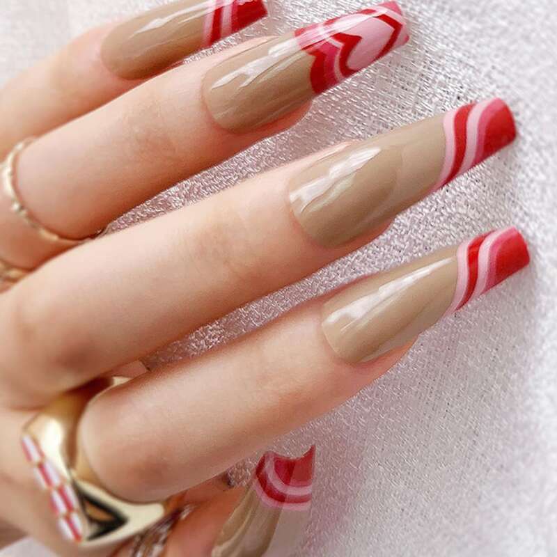 

24pcs Heart Pattern Fake Nail, Brown